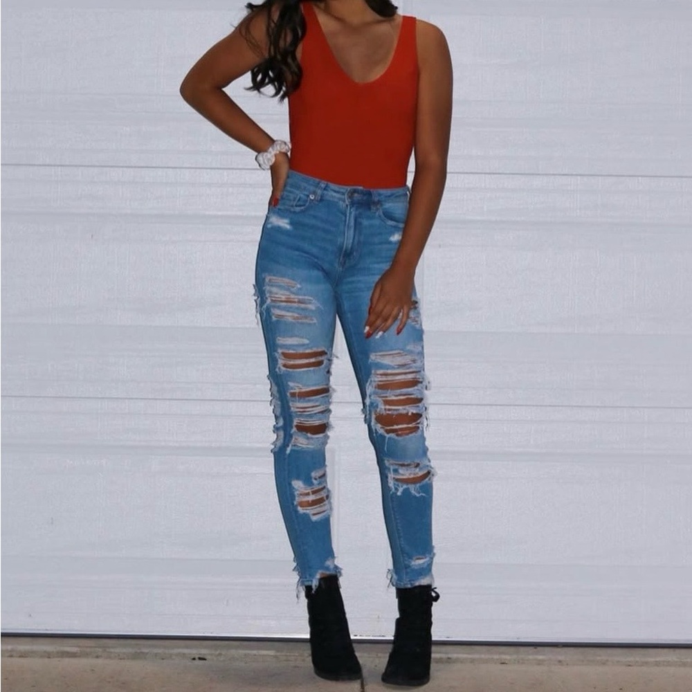Size 00 Regular American Eagle Outfitters Distressed Light Wash Mom Jeans